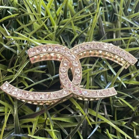 NEW Elegant Faison Rhinestone Hair Claw Clip - Picture 1 of 3